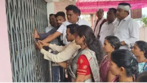 Korba Janpad Office Lockdown Protest by Janpad Members