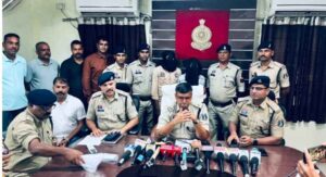 ज्वेलरी लूट का पर्दाफाश! 2 आरोपी गिरफ्तार