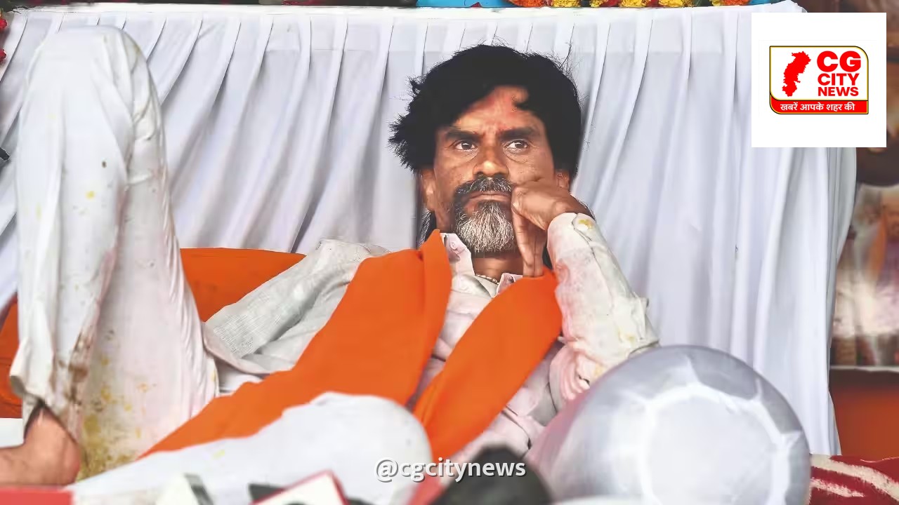 मराठा आरक्षण: मनोज जारांगे पाटिल ने तोड़ा 20 दिन का अनशन, सरकार को दिया 3 महीने का अल्टीमेटम