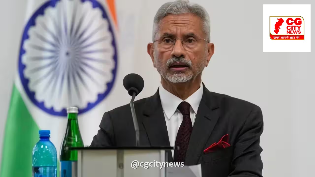 रूस-यूक्रेन युद्ध पर भारत का दो टूक संदेश: 'बातचीत से ही निकलेगा समाधान', अमेरिकी प्रतिबंधों की चर्चा के बीच रुख साफ